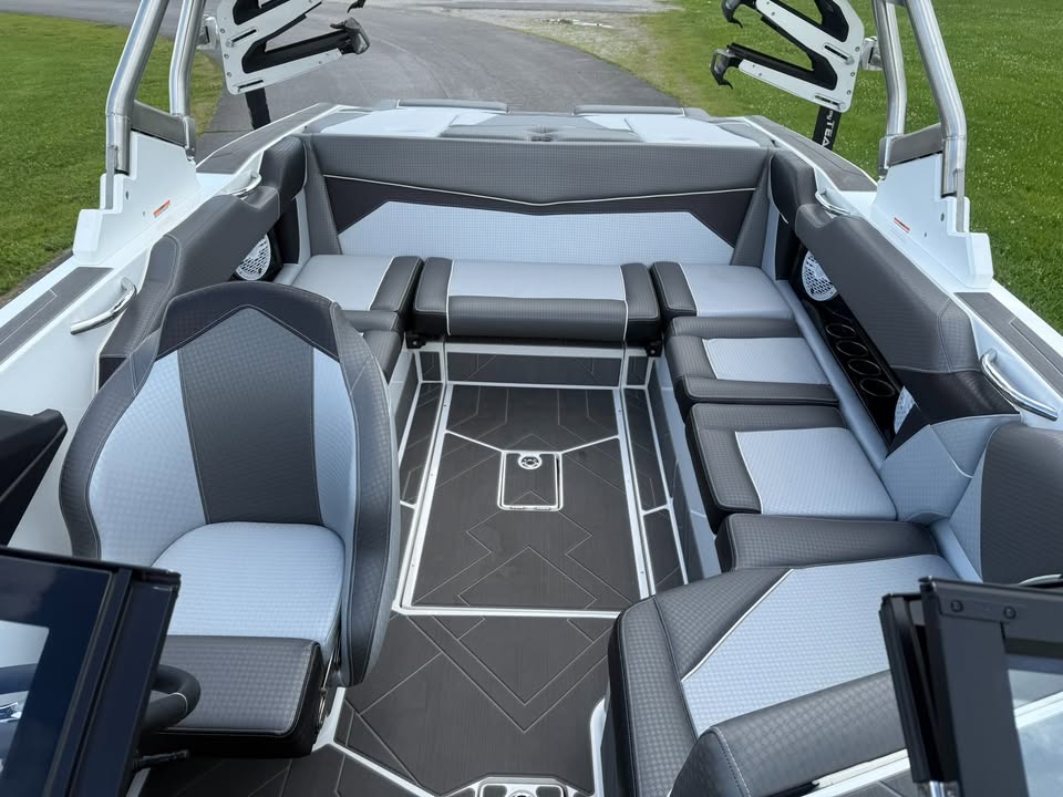 2022 Supreme S220 Icon